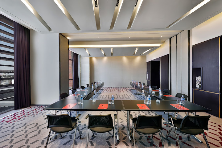 AlRayyan Hotel Doha, Curio Collection by Hilton by null