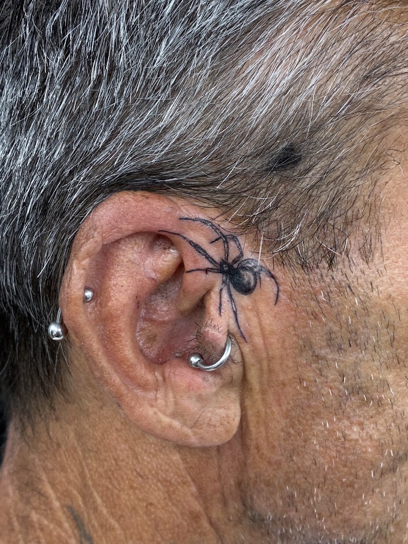 Benji.tattoo.body.piercing