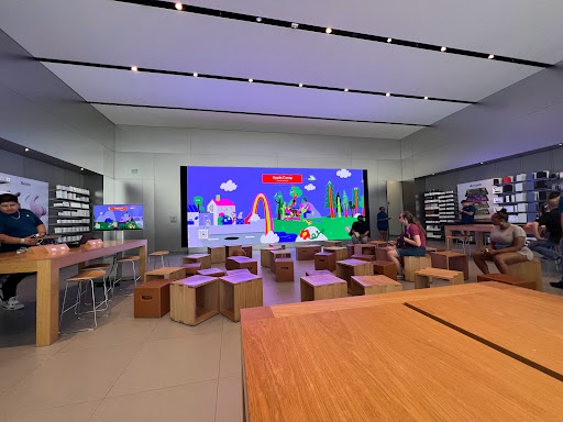 Apple Oakbrook - Visual
