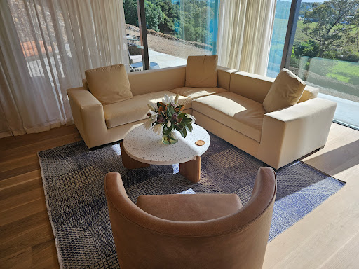 Loungin' - Thumbnail