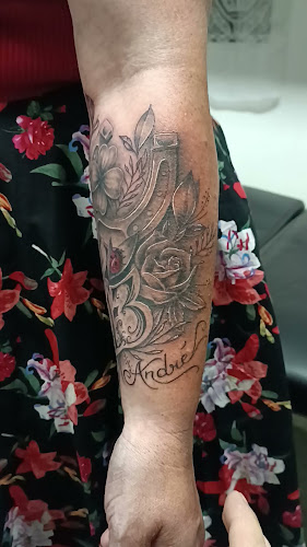 Sphinx Studio Tattoo Piercing - Tatoueur