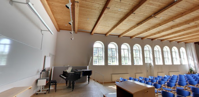 Åbningstider for Liselund Højskole