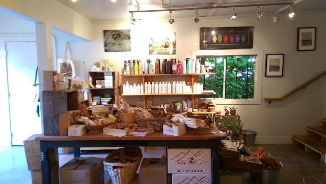 Bluhouse Market & Cafe