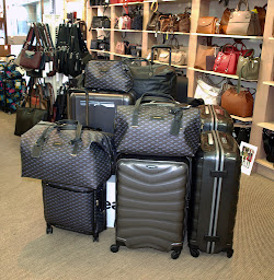 Photo n°6 de Fransac -sac à main valise portefeuille-Pamiers centre ville Ariege à Pamiers (Magasin de sacs et bagages)