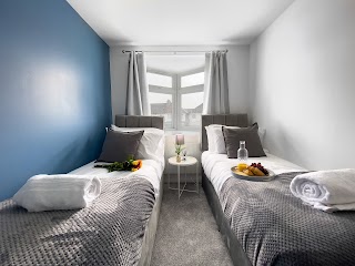 Tailored Apartments, Waltham Cross, Enfield + North London Short Term Lets