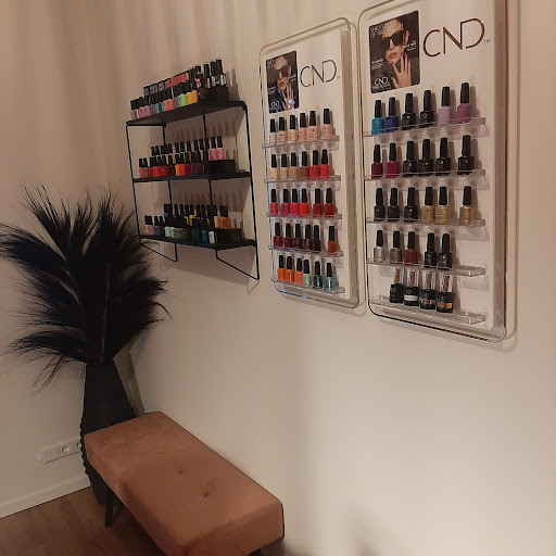 Nails by Lois - Thumbnail
