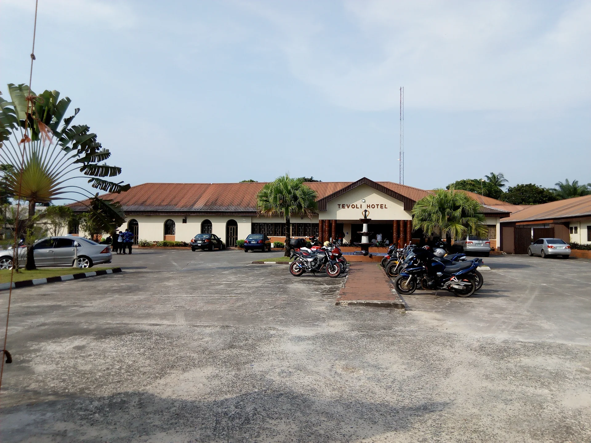 Tevoli Hotel, Eket