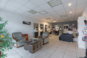 Photo n°19 de Mauda Coiffure Mixte à Saint-Sulpice-la-Pointe (Salon de coiffure)