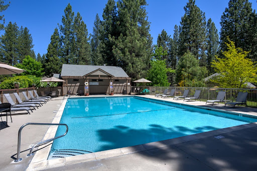 Plumas Pines VACATION HOMES & RENTALS Gallery - United States
