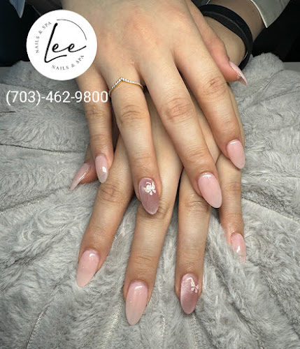Lee Nails And Spa interior view