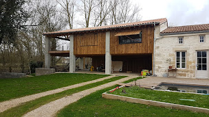 Photo n°1 de Bernon et Minon à Magné (Charpentier)