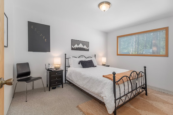 NW Comfy Cabins Vacation Rentals by null