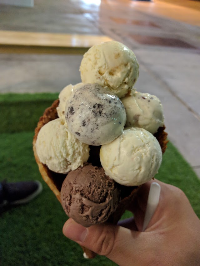 Gresescent Ice Cream