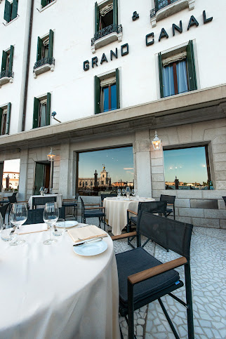 Hotel Monaco & Grand Canal by null