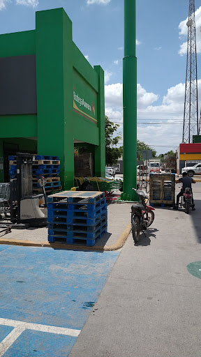 Mi Bodega Aurrera, Juan Jose Ríos