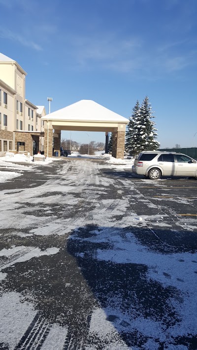 Photos of Baymont Inn & Suites Chicago/Aurora