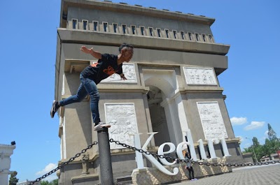 Photos of Parkir 2 Monument SLG