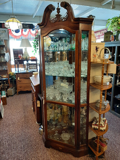 Homespun Cottage Antiques & collectibles - Thumbnail