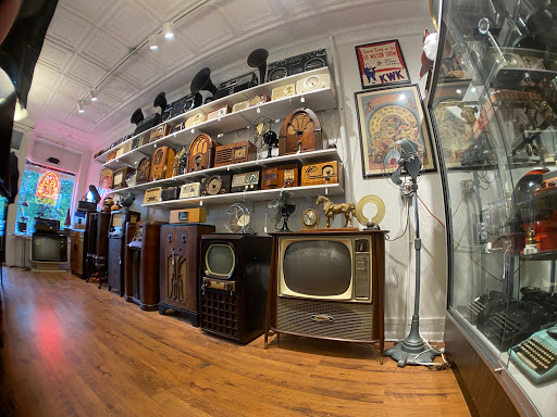 Waves Radios - Visual