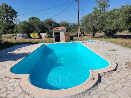 Photo de Assistance Piscines à Six-Fours-les-Plages (83140)