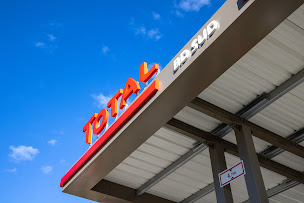 Photo n°38 de Station-service TotalEnergies Boulevard Sud | Sainte Clotilde à Saint-Denis (Station-service)