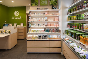 Photo n°8 de Yves Rocher à Tourville-la-Rivière (Magasin de cosmétiques)