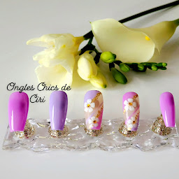 Photo n°14 de Ongles Chics de Ciri - Prothésiste ongulaire et Technicienne réhaussement, extension de cils à Saint-Germain-lès-Corbeil (Salon de manucure)