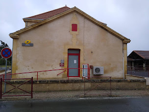Photo n°2 de La Poste Agence Communale à Saint-Pierre-d'Eyraud (Poste)
