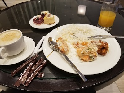 Photos of Emirates Business Class Lounge