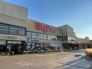 Hy-Vee Grocery Store