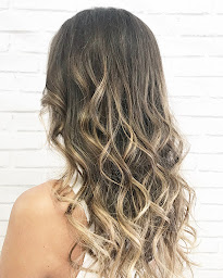 Photo n°36 de Créateurs De Style By Soho à Marseille (Salon de coiffure)