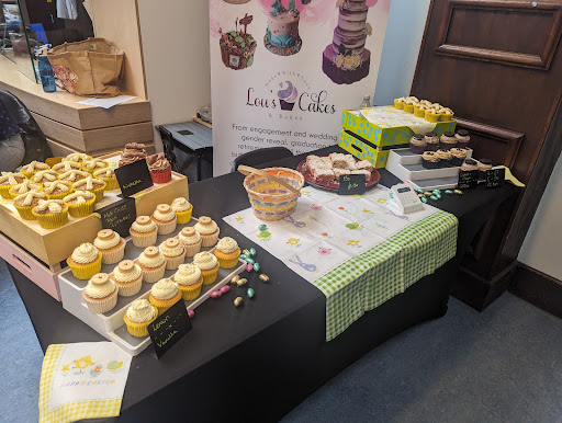 Lou's Cakes & Bakes