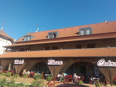 Photos of R&oacute;zsa Cs&aacute;rda