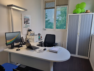 Photo n°2 de Crédit Agricole Centre Ouest à Pierre-Buffière (Agence d'assurance)