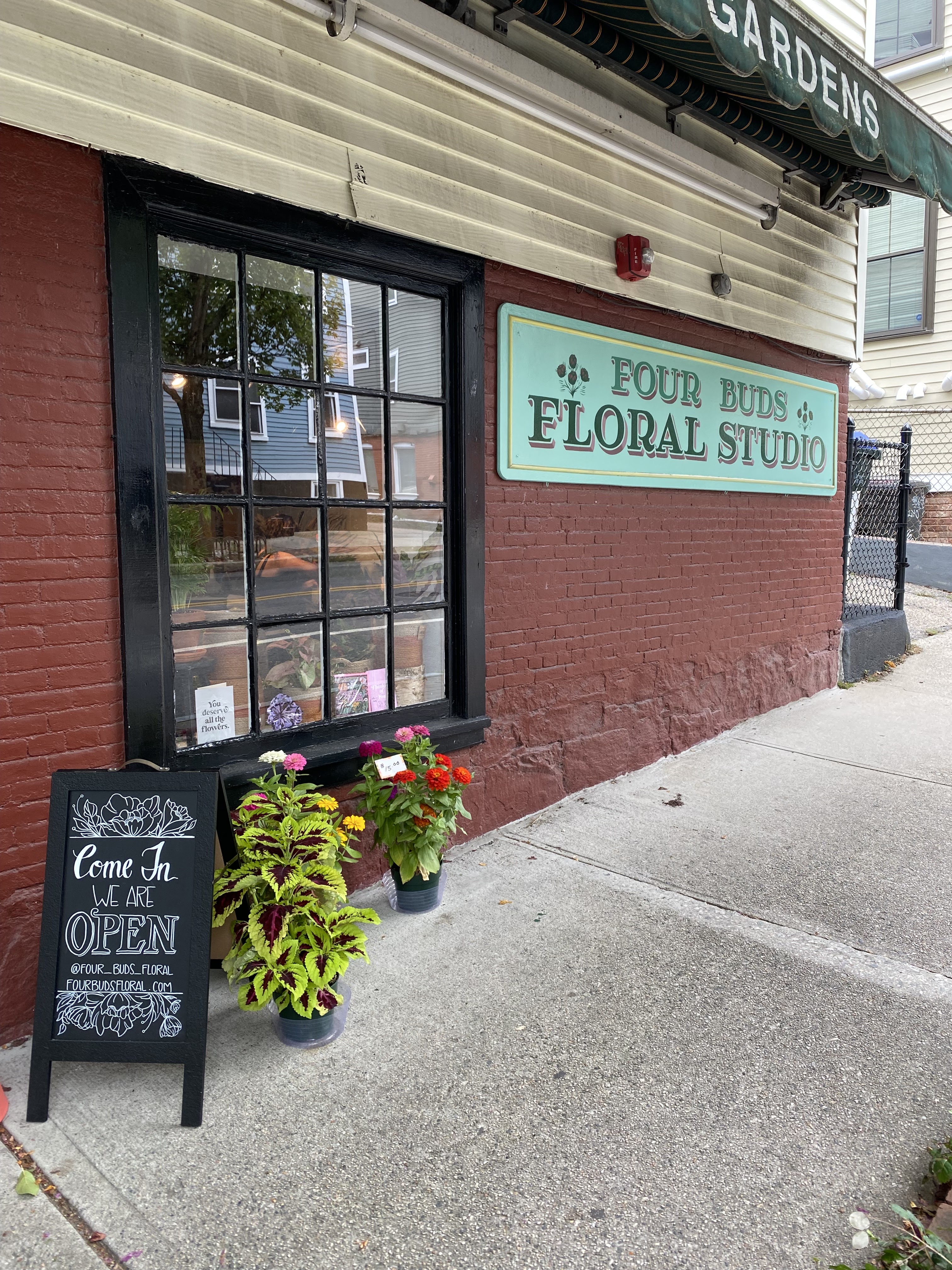 Four Buds Floral Studio