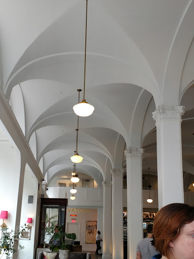 Quirk Gallery - Visual