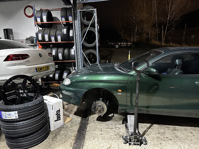 AMD TYRES BRAKES & SERVICE photo 3
