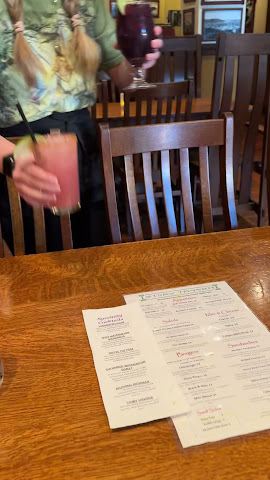 Story Tavern by null