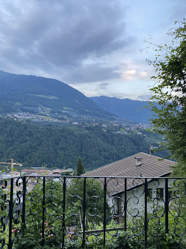 Parkbank zu schönen Aussicht - Italy
