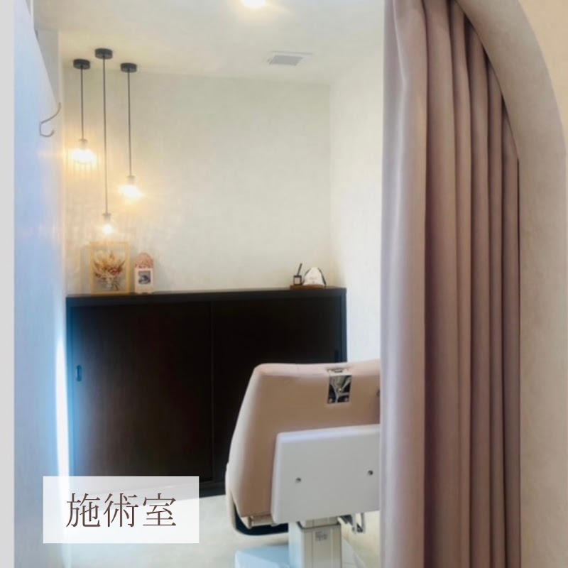 眉とまつ毛の専門サロンme.