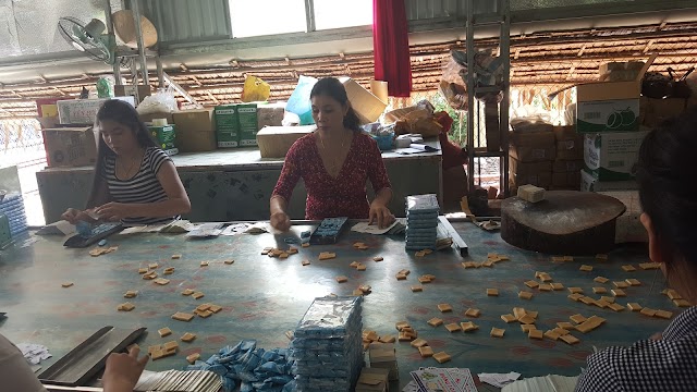 Coconut candy factory Hong Van