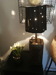 Photo n°9 de Antiquités LA MALINE - Penaud Dardillac Sylvie à Les Portes-en-Ré (Agence immobilière)