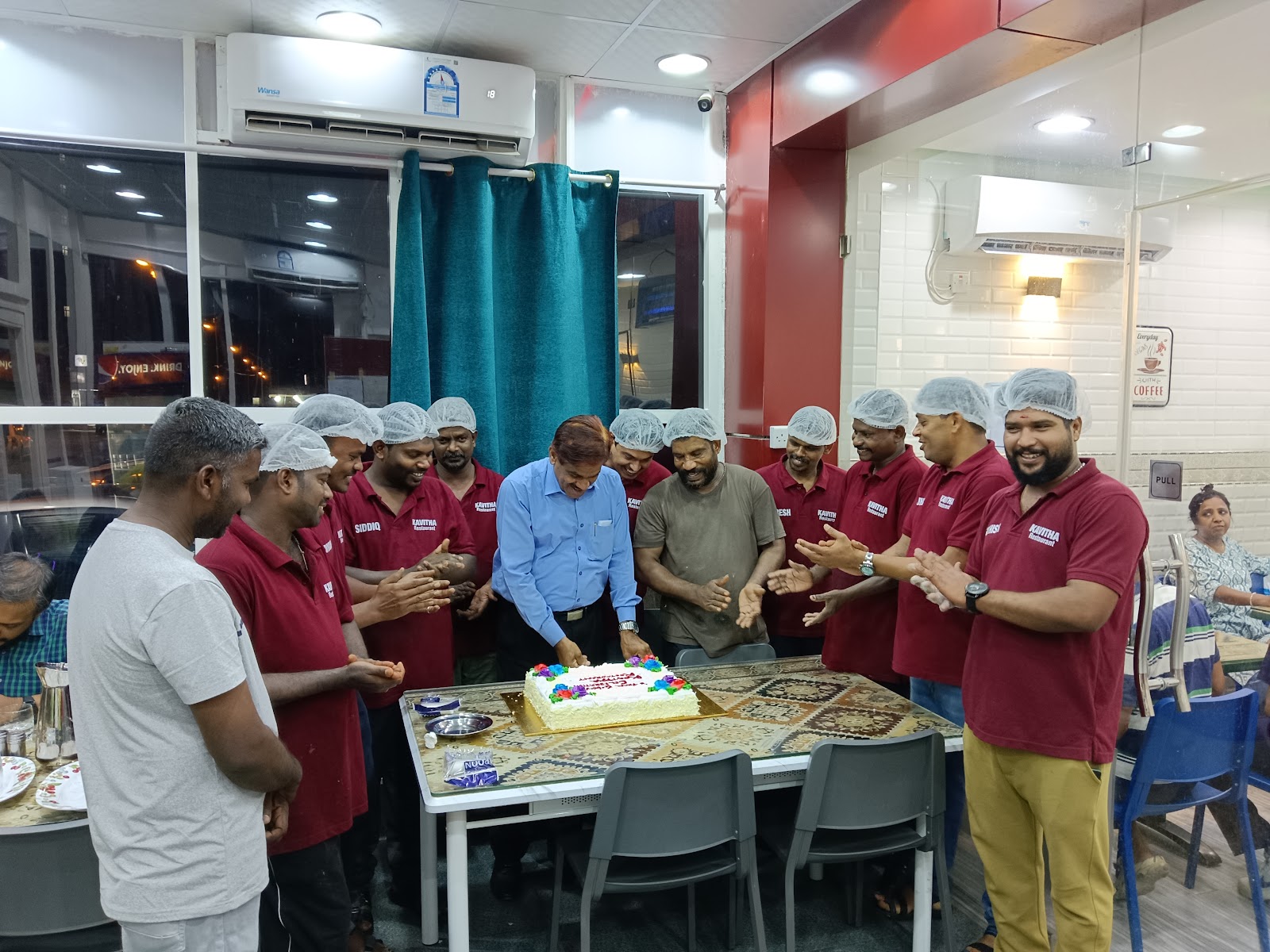 مطعم تكارا - صورة 3