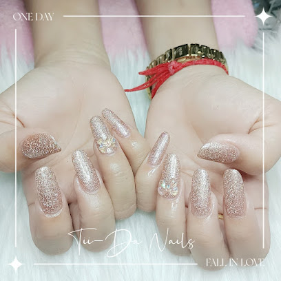 Tii-Da Nails