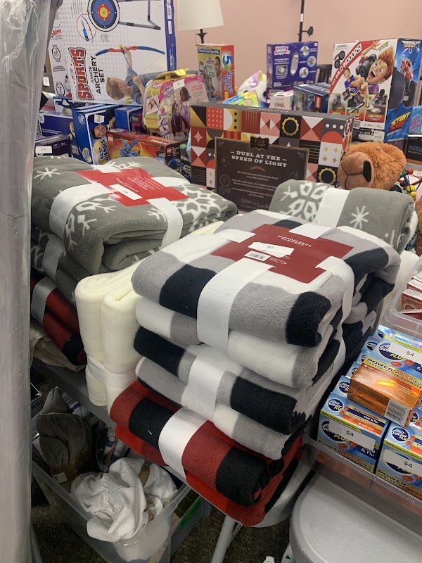 First stop Liquidation photo 3