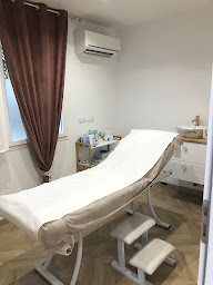 Photo n°6 de L Instant de Beaute à Saint-Seurin-sur-l'Isle (Salon de manucure)