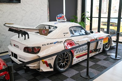 B-Max Custom Factory