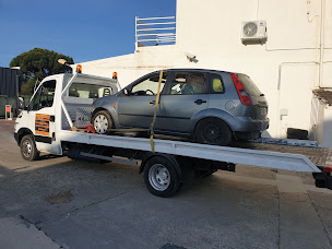 Photo n°10 de Jo dépannage enlèvement d'épaves tout type de véhicules sté agréé à Saint-Laurent-des-Arbres (Service de remorquage)