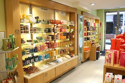 Photos of THE BODY SHOP