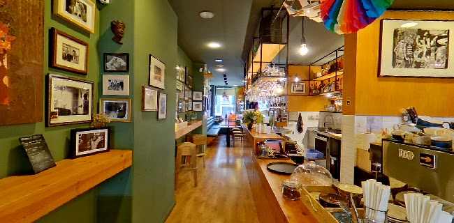 Dona Mira - Café, Bar e Cultura